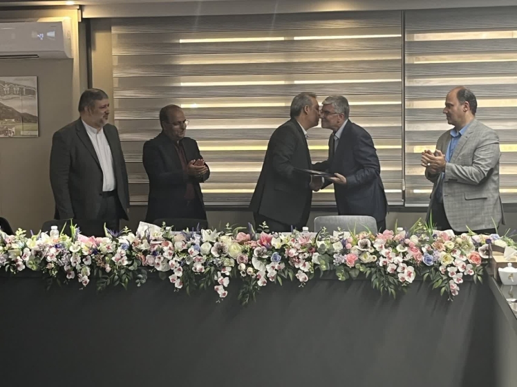 انتصاب آقای مهندس صالحی بعنوان رئیس هیئت مدیره هلدینگ ایجاد محیط 1404/07/19